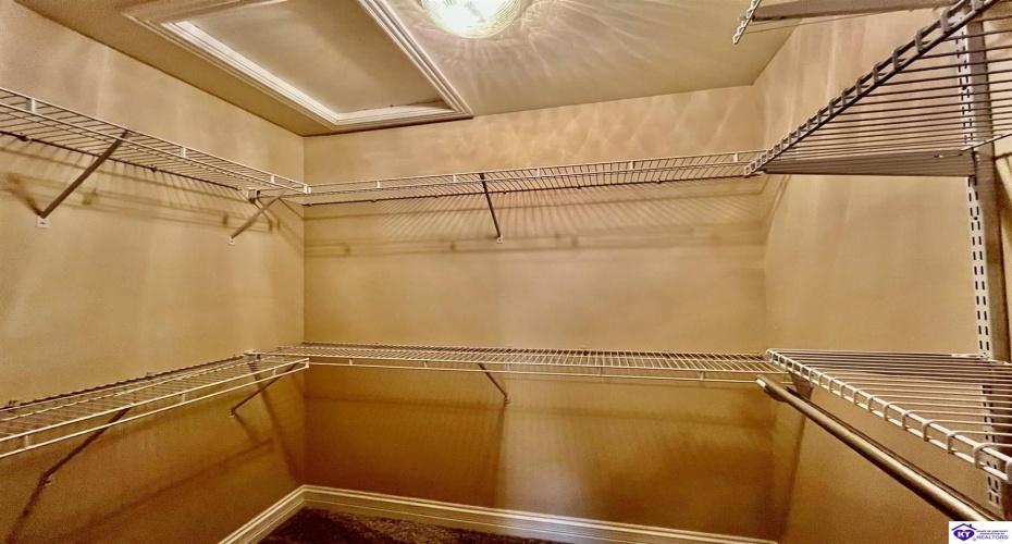 Tuscany Lane, Vine Grove, Kentucky 40175, ,3 BathroomsBathrooms,For Sale,Tuscany Lane,HK24004431