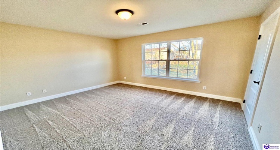 Tuscany Lane, Vine Grove, Kentucky 40175, ,3 BathroomsBathrooms,For Sale,Tuscany Lane,HK24004431