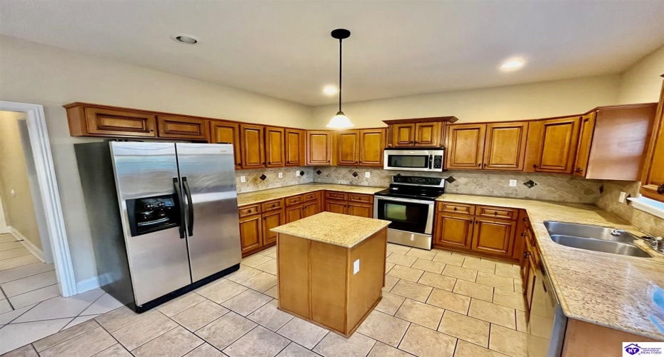 Tuscany Lane, Vine Grove, Kentucky 40175, ,3 BathroomsBathrooms,For Sale,Tuscany Lane,HK24004431