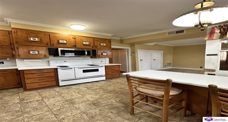 Main Street, Campbellsville, Kentucky 42718, ,3 BathroomsBathrooms,For Sale,Main Street,HK24004433