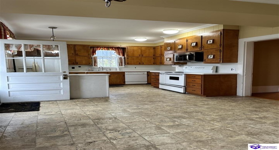 Main Street, Campbellsville, Kentucky 42718, ,3 BathroomsBathrooms,For Sale,Main Street,HK24004433