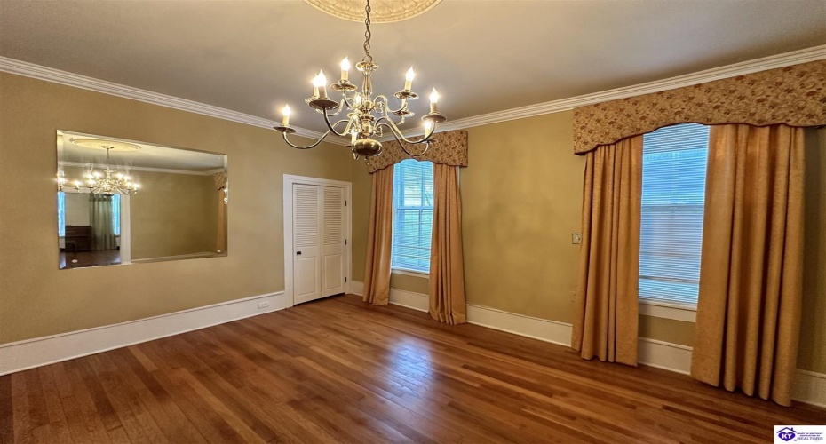 Main Street, Campbellsville, Kentucky 42718, ,3 BathroomsBathrooms,For Sale,Main Street,HK24004433