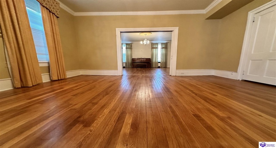 Main Street, Campbellsville, Kentucky 42718, ,3 BathroomsBathrooms,For Sale,Main Street,HK24004433