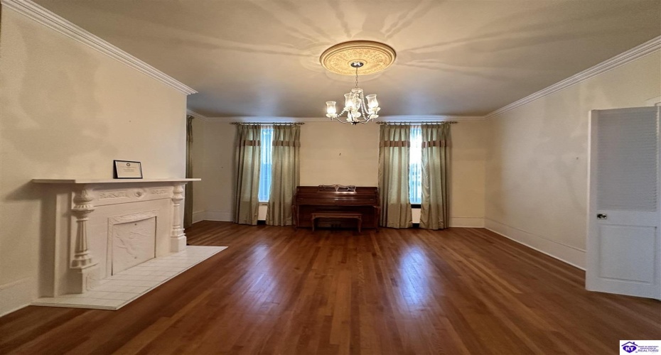 Main Street, Campbellsville, Kentucky 42718, ,3 BathroomsBathrooms,For Sale,Main Street,HK24004433