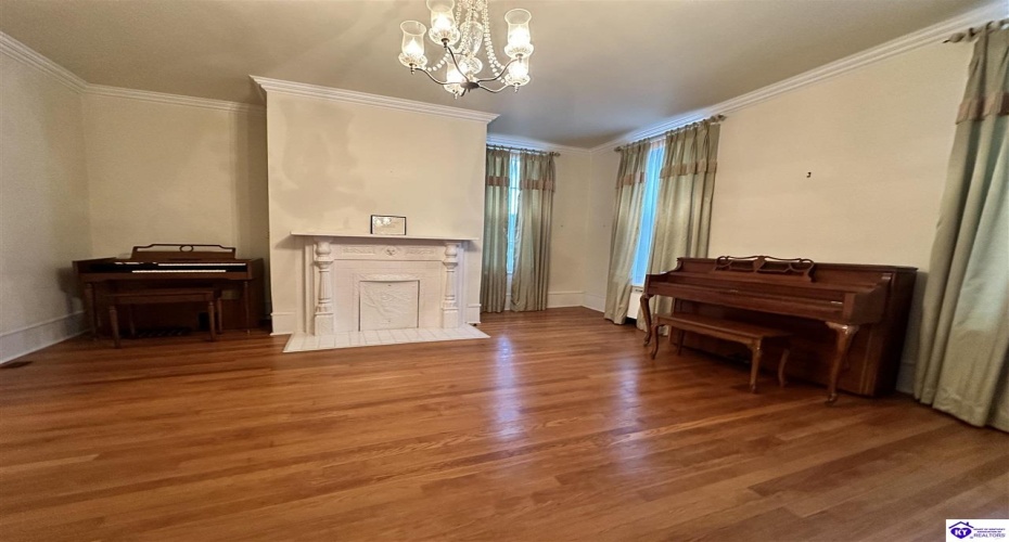 Main Street, Campbellsville, Kentucky 42718, ,3 BathroomsBathrooms,For Sale,Main Street,HK24004433