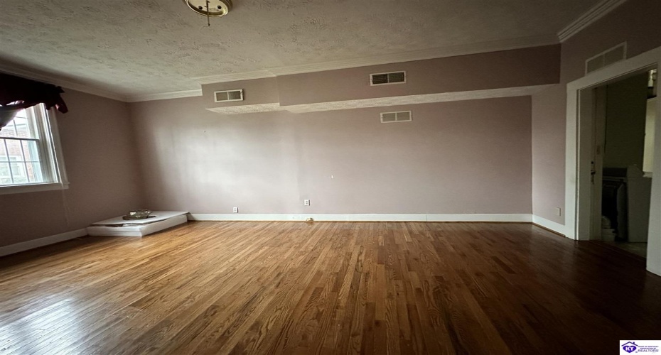 Main Street, Campbellsville, Kentucky 42718, ,3 BathroomsBathrooms,For Sale,Main Street,HK24004433