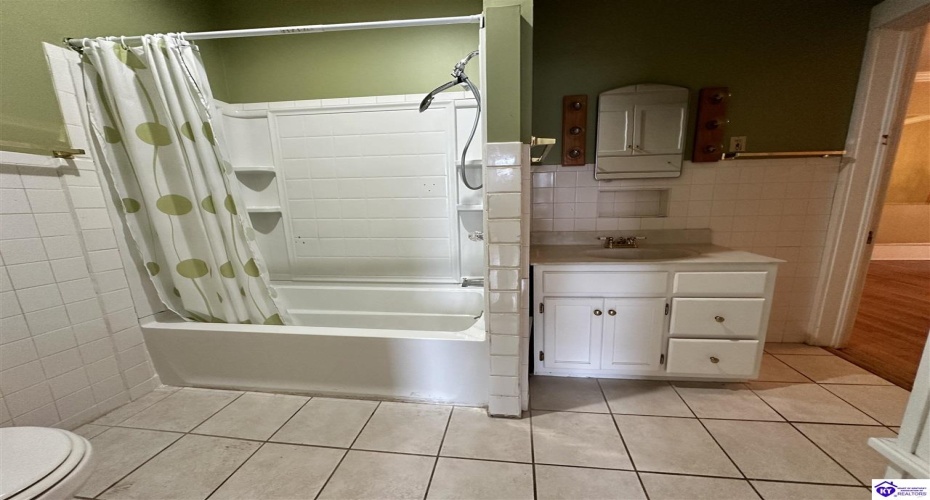 Main Street, Campbellsville, Kentucky 42718, ,3 BathroomsBathrooms,For Sale,Main Street,HK24004433