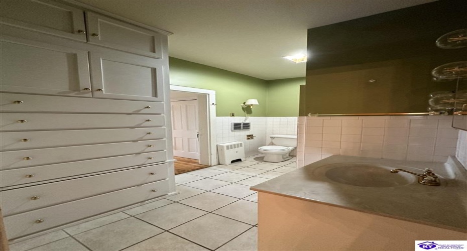 Main Street, Campbellsville, Kentucky 42718, ,3 BathroomsBathrooms,For Sale,Main Street,HK24004433