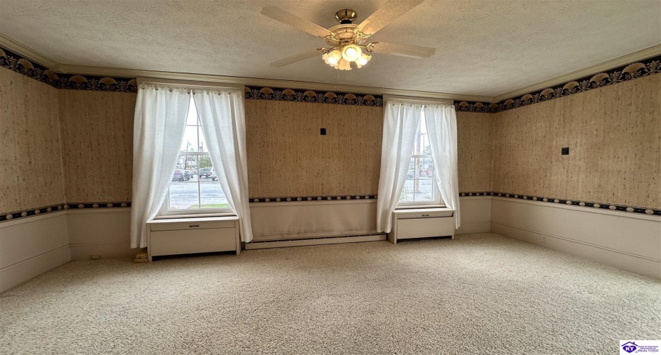 Main Street, Campbellsville, Kentucky 42718, ,3 BathroomsBathrooms,For Sale,Main Street,HK24004433