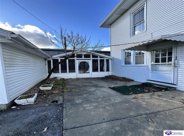 Main Street, Campbellsville, Kentucky 42718, ,3 BathroomsBathrooms,For Sale,Main Street,HK24004433