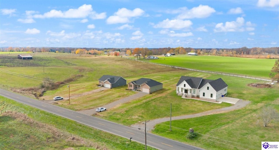 Smiths Grove Scottsville Road, Oakland, Kentucky 42159, ,2 BathroomsBathrooms,For Sale,Smiths Grove Scottsville Road,HK24004436