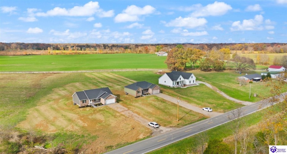 Smiths Grove Scottsville Road, Oakland, Kentucky 42159, ,2 BathroomsBathrooms,For Sale,Smiths Grove Scottsville Road,HK24004436