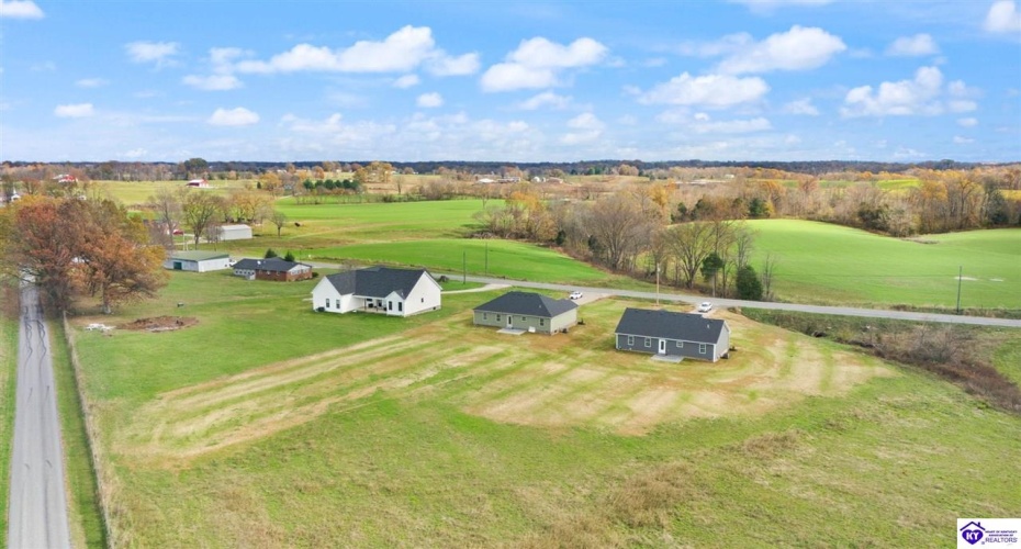 Smiths Grove Scottsville Road, Oakland, Kentucky 42159, ,2 BathroomsBathrooms,For Sale,Smiths Grove Scottsville Road,HK24004436