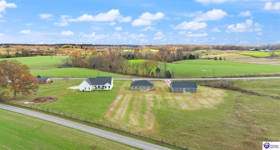 Smiths Grove Scottsville Road, Oakland, Kentucky 42159, ,2 BathroomsBathrooms,For Sale,Smiths Grove Scottsville Road,HK24004436