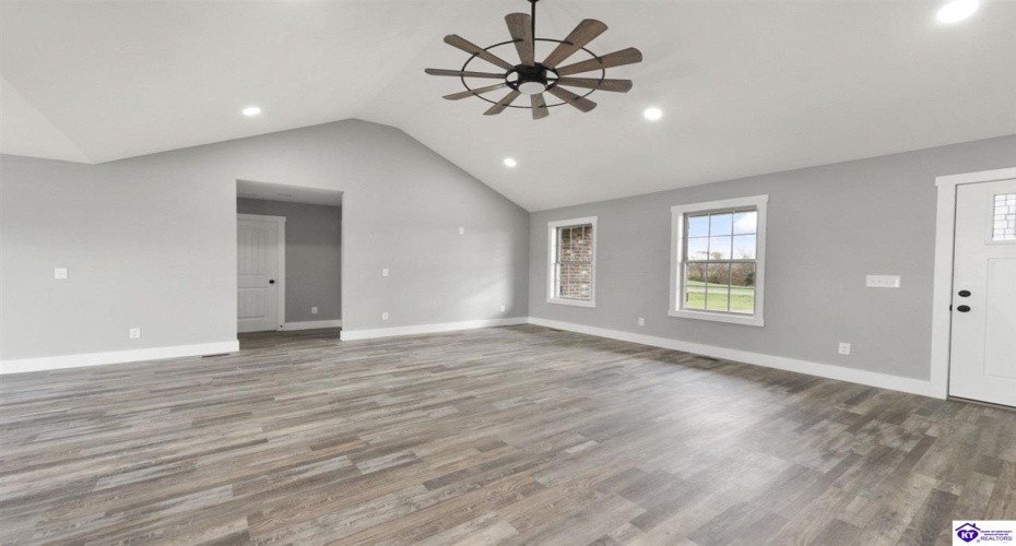 Smiths Grove Scottsville Road, Oakland, Kentucky 42159, ,2 BathroomsBathrooms,For Sale,Smiths Grove Scottsville Road,HK24004436