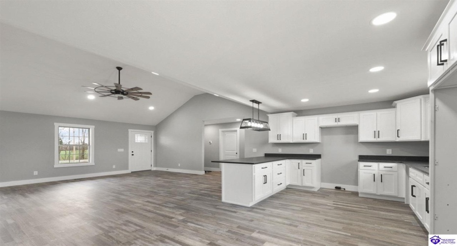Smiths Grove Scottsville Road, Oakland, Kentucky 42159, ,2 BathroomsBathrooms,For Sale,Smiths Grove Scottsville Road,HK24004436