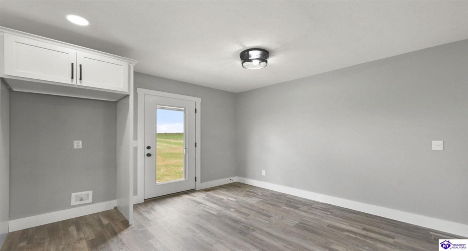 Smiths Grove Scottsville Road, Oakland, Kentucky 42159, ,2 BathroomsBathrooms,For Sale,Smiths Grove Scottsville Road,HK24004436