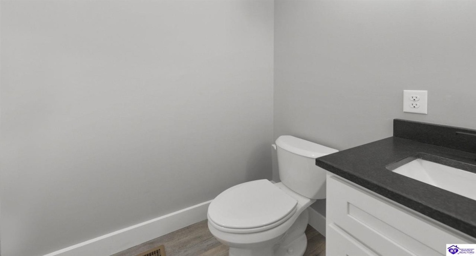 Smiths Grove Scottsville Road, Oakland, Kentucky 42159, ,2 BathroomsBathrooms,For Sale,Smiths Grove Scottsville Road,HK24004436