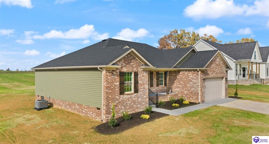Smiths Grove Scottsville Road, Oakland, Kentucky 42159, ,2 BathroomsBathrooms,For Sale,Smiths Grove Scottsville Road,HK24004436