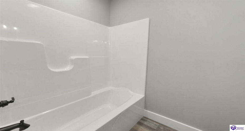 Smiths Grove Scottsville Road, Oakland, Kentucky 42159, ,2 BathroomsBathrooms,For Sale,Smiths Grove Scottsville Road,HK24004436