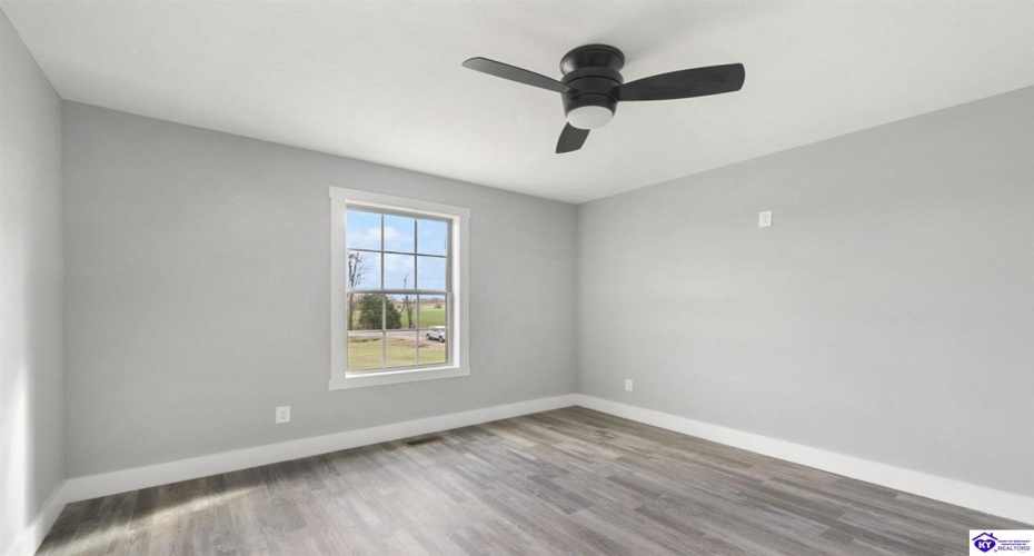 Smiths Grove Scottsville Road, Oakland, Kentucky 42159, ,2 BathroomsBathrooms,For Sale,Smiths Grove Scottsville Road,HK24004436