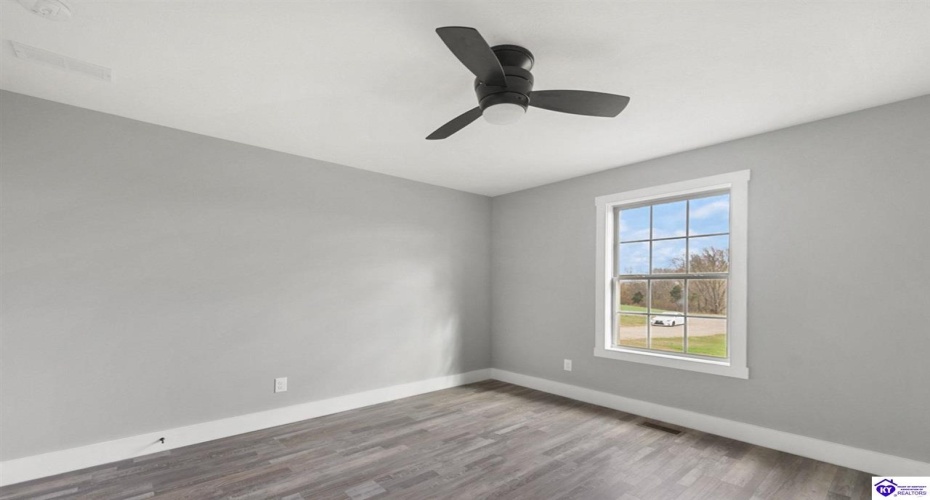 Smiths Grove Scottsville Road, Oakland, Kentucky 42159, ,2 BathroomsBathrooms,For Sale,Smiths Grove Scottsville Road,HK24004436
