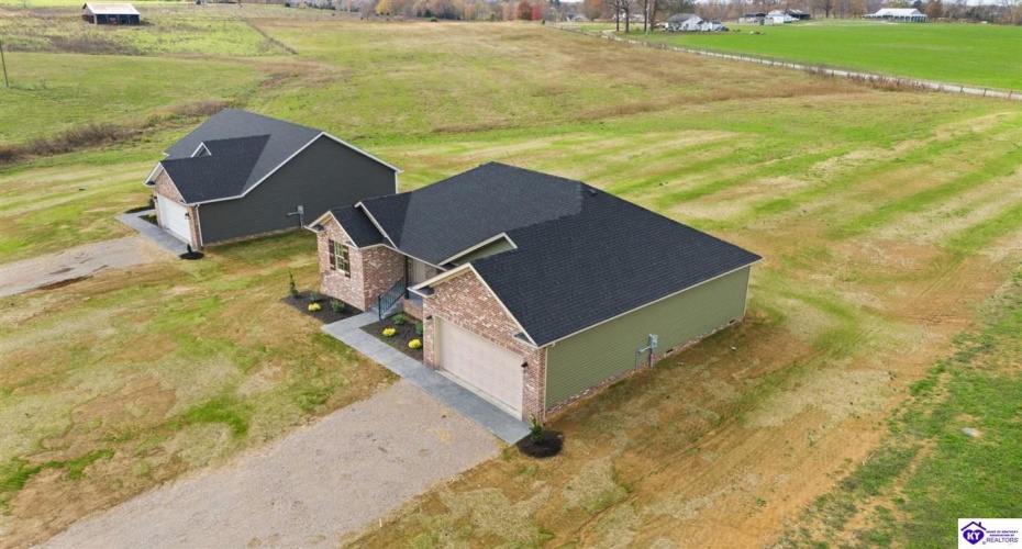 Smiths Grove Scottsville Road, Oakland, Kentucky 42159, ,2 BathroomsBathrooms,For Sale,Smiths Grove Scottsville Road,HK24004436