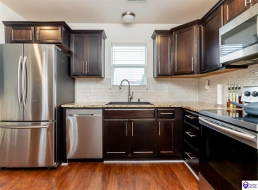 Blanket Court, Elizabethtown, Kentucky 42701, ,2 BathroomsBathrooms,For Sale,Blanket Court,HK24004437