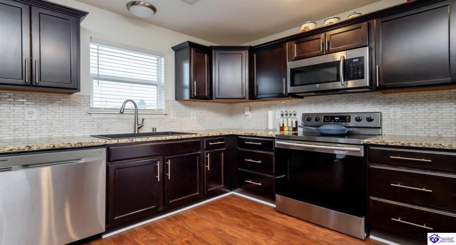 Blanket Court, Elizabethtown, Kentucky 42701, ,2 BathroomsBathrooms,For Sale,Blanket Court,HK24004437