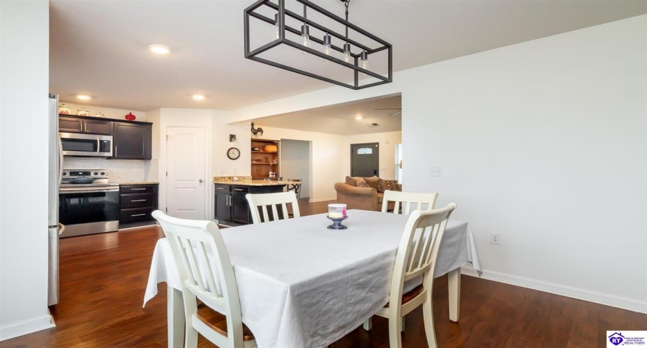 Blanket Court, Elizabethtown, Kentucky 42701, ,2 BathroomsBathrooms,For Sale,Blanket Court,HK24004437