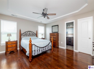 Blanket Court, Elizabethtown, Kentucky 42701, ,2 BathroomsBathrooms,For Sale,Blanket Court,HK24004437