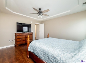 Blanket Court, Elizabethtown, Kentucky 42701, ,2 BathroomsBathrooms,For Sale,Blanket Court,HK24004437