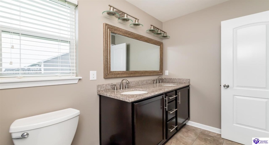 Blanket Court, Elizabethtown, Kentucky 42701, ,2 BathroomsBathrooms,For Sale,Blanket Court,HK24004437