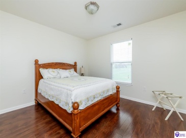 Blanket Court, Elizabethtown, Kentucky 42701, ,2 BathroomsBathrooms,For Sale,Blanket Court,HK24004437