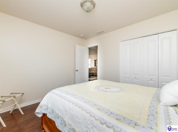 Blanket Court, Elizabethtown, Kentucky 42701, ,2 BathroomsBathrooms,For Sale,Blanket Court,HK24004437