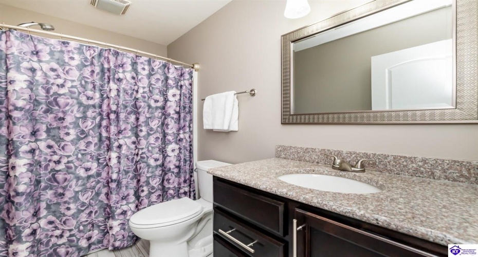 Blanket Court, Elizabethtown, Kentucky 42701, ,2 BathroomsBathrooms,For Sale,Blanket Court,HK24004437