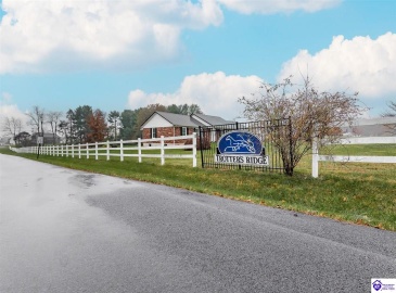 Blanket Court, Elizabethtown, Kentucky 42701, ,2 BathroomsBathrooms,For Sale,Blanket Court,HK24004437