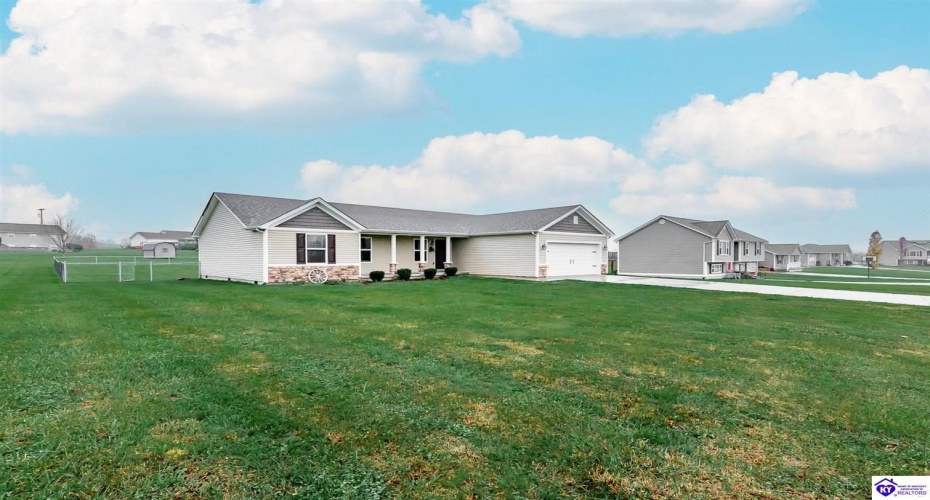 Blanket Court, Elizabethtown, Kentucky 42701, ,2 BathroomsBathrooms,For Sale,Blanket Court,HK24004437