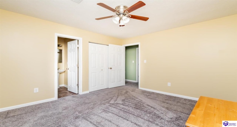 Morninglory Ct, Radcliff, Kentucky 40160, ,2 BathroomsBathrooms,For Sale,Morninglory Ct,HK24004438