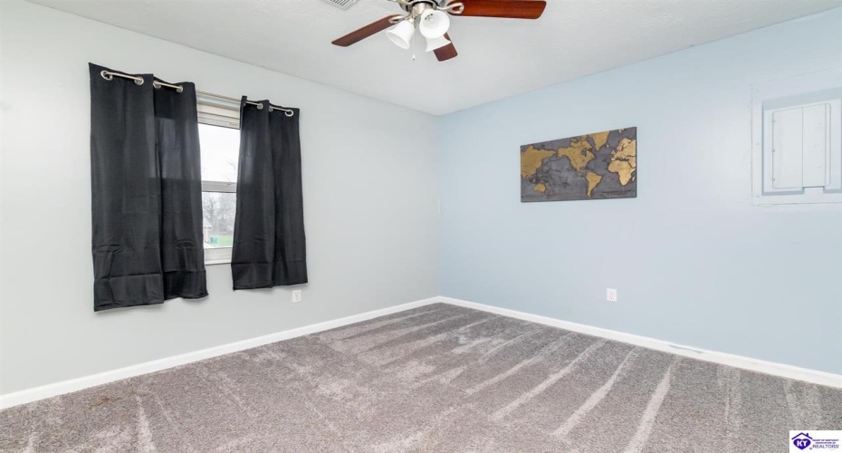 Morninglory Ct, Radcliff, Kentucky 40160, ,2 BathroomsBathrooms,For Sale,Morninglory Ct,HK24004438