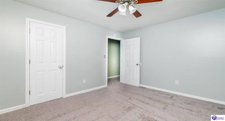 Morninglory Ct, Radcliff, Kentucky 40160, ,2 BathroomsBathrooms,For Sale,Morninglory Ct,HK24004438