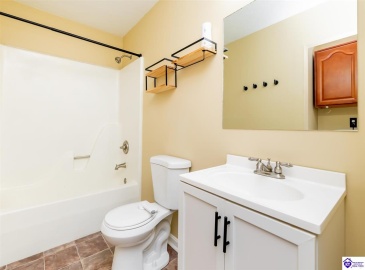 Morninglory Ct, Radcliff, Kentucky 40160, ,2 BathroomsBathrooms,For Sale,Morninglory Ct,HK24004438