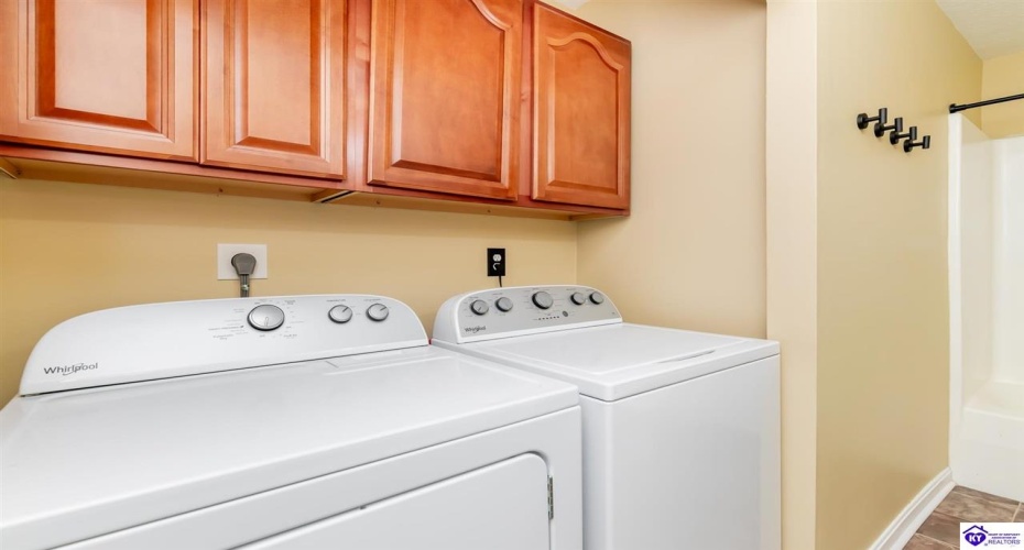 Morninglory Ct, Radcliff, Kentucky 40160, ,2 BathroomsBathrooms,For Sale,Morninglory Ct,HK24004438