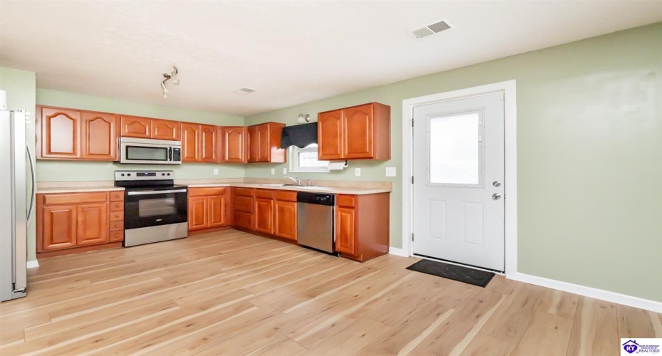 Morninglory Ct, Radcliff, Kentucky 40160, ,2 BathroomsBathrooms,For Sale,Morninglory Ct,HK24004438