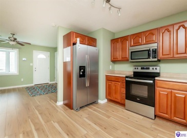 Morninglory Ct, Radcliff, Kentucky 40160, ,2 BathroomsBathrooms,For Sale,Morninglory Ct,HK24004438