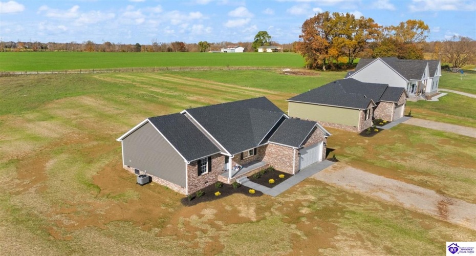 Smiths Grove Scottsville Road, Oakland, Kentucky 42159, ,2 BathroomsBathrooms,For Sale,Smiths Grove Scottsville Road,HK24004441