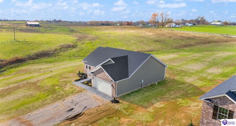 Smiths Grove Scottsville Road, Oakland, Kentucky 42159, ,2 BathroomsBathrooms,For Sale,Smiths Grove Scottsville Road,HK24004441