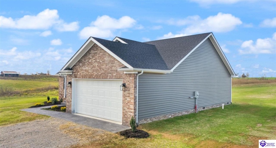 Smiths Grove Scottsville Road, Oakland, Kentucky 42159, ,2 BathroomsBathrooms,For Sale,Smiths Grove Scottsville Road,HK24004441