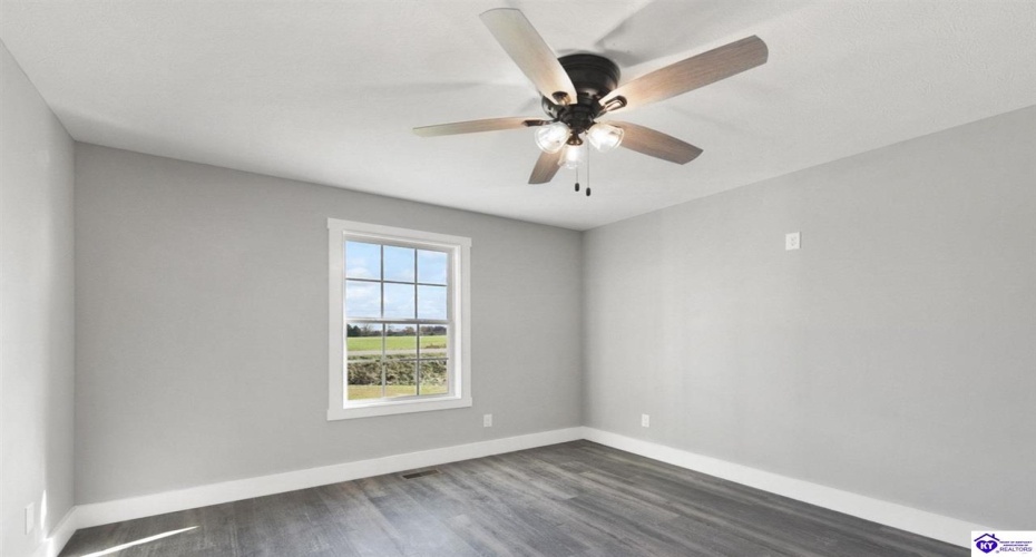 Smiths Grove Scottsville Road, Oakland, Kentucky 42159, ,2 BathroomsBathrooms,For Sale,Smiths Grove Scottsville Road,HK24004441