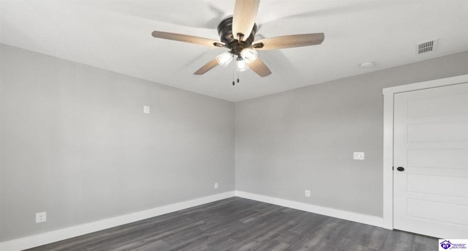 Smiths Grove Scottsville Road, Oakland, Kentucky 42159, ,2 BathroomsBathrooms,For Sale,Smiths Grove Scottsville Road,HK24004441
